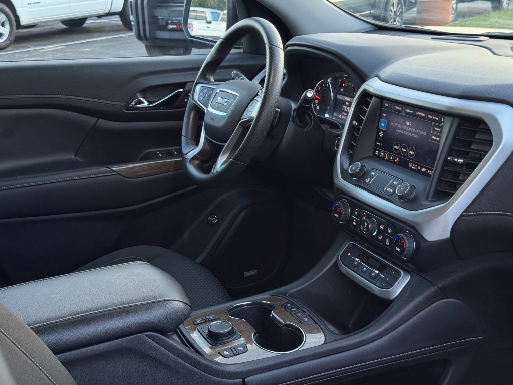 2022 GMC Acadia Image 13