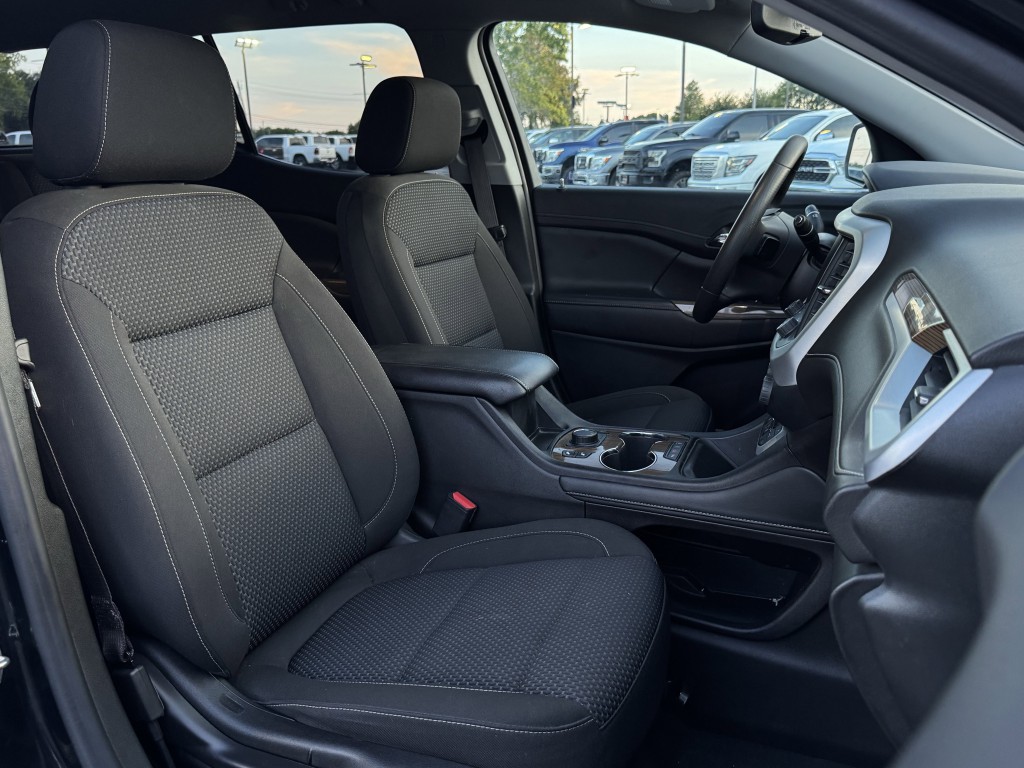 2022 GMC Acadia Image 23