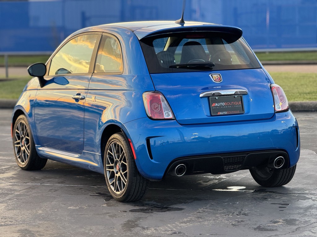 2018 FIAT 500 Image 8