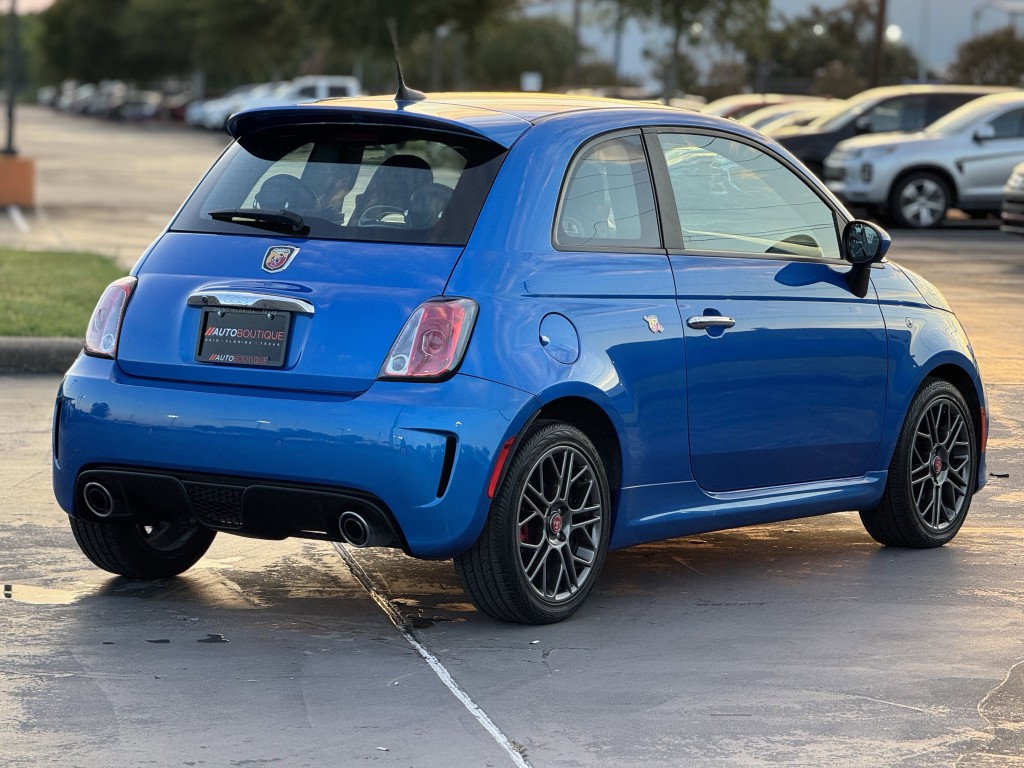 2018 FIAT 500 Image 9