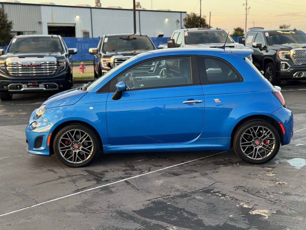2018 FIAT 500 Image 10