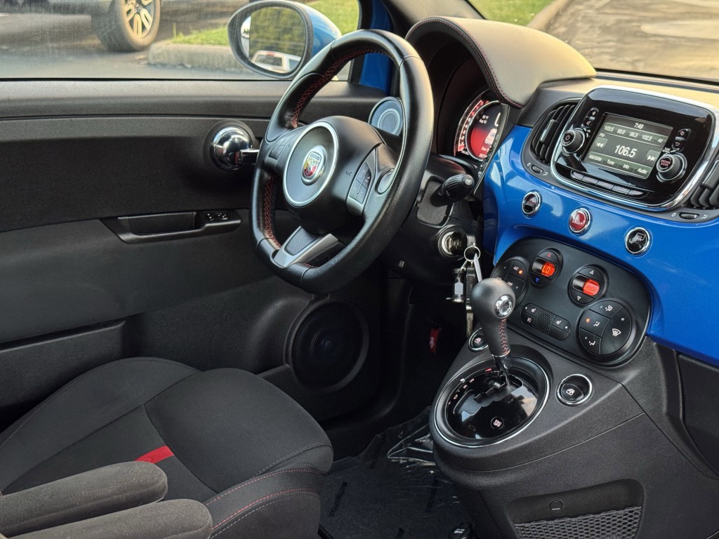 2018 FIAT 500 Image 13