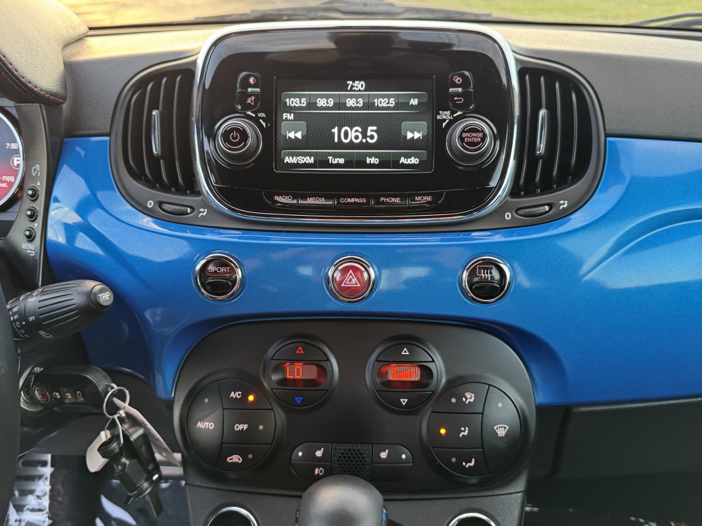 2018 FIAT 500 Image 18