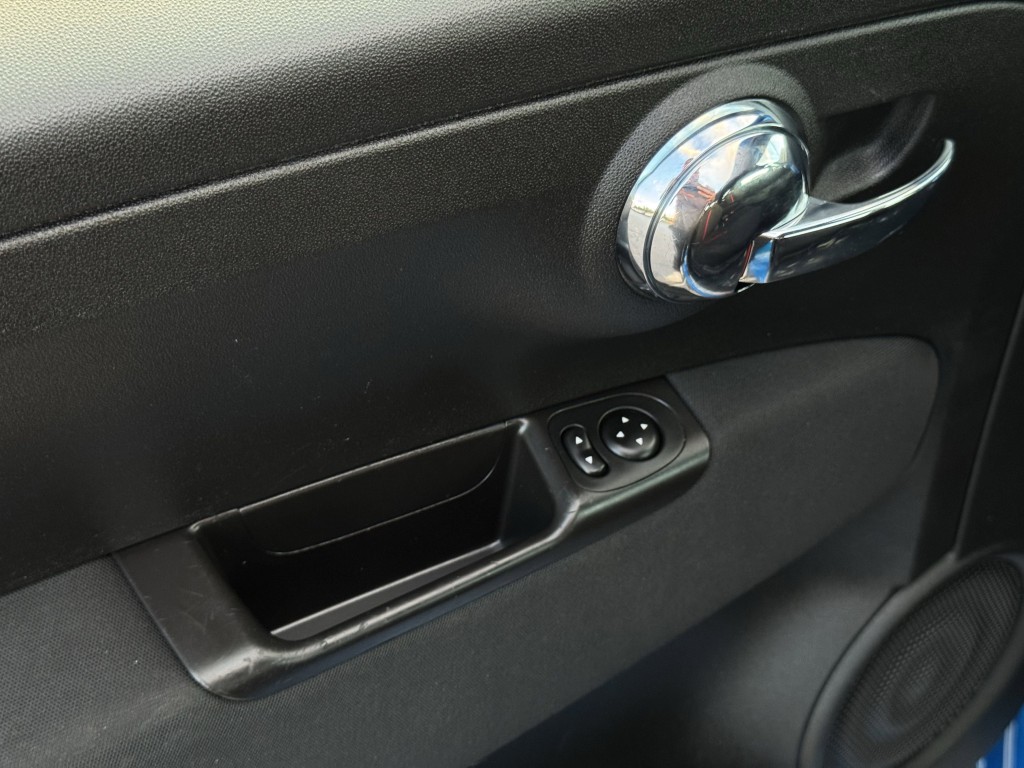 2018 FIAT 500 Image 22