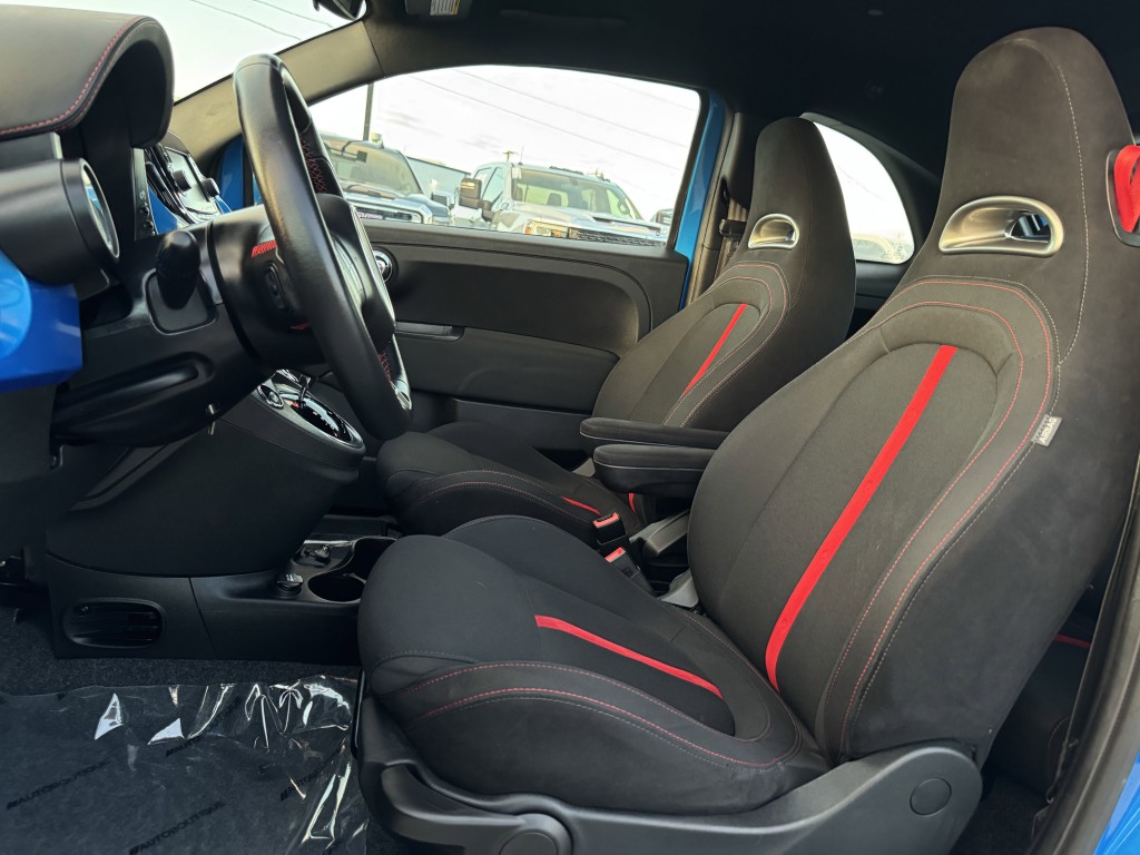 2018 FIAT 500 Image 23