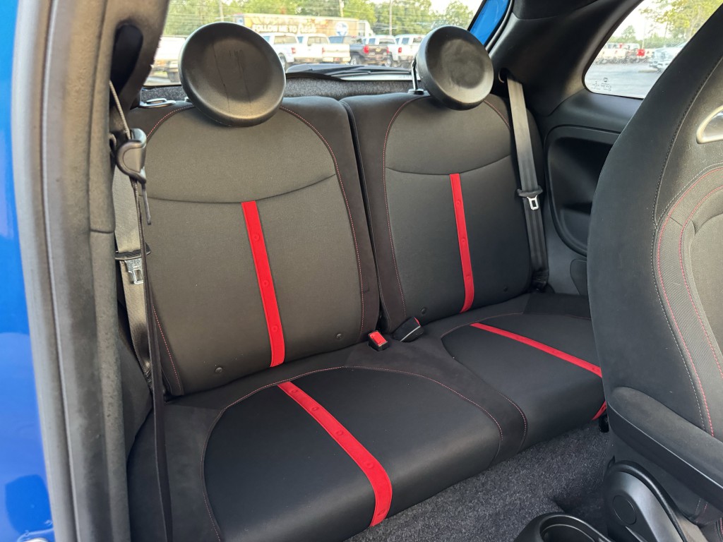 2018 FIAT 500 Image 25
