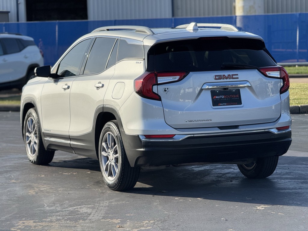 2022 GMC Terrain Image 8