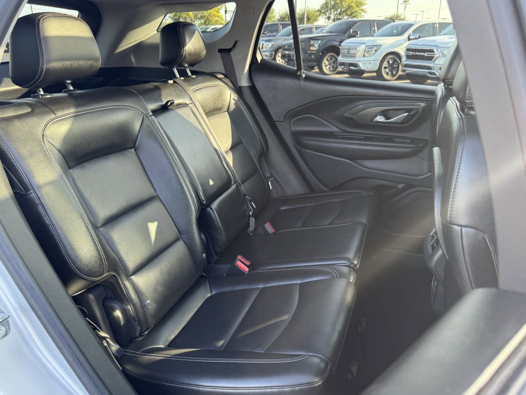 2022 GMC Terrain Image 25