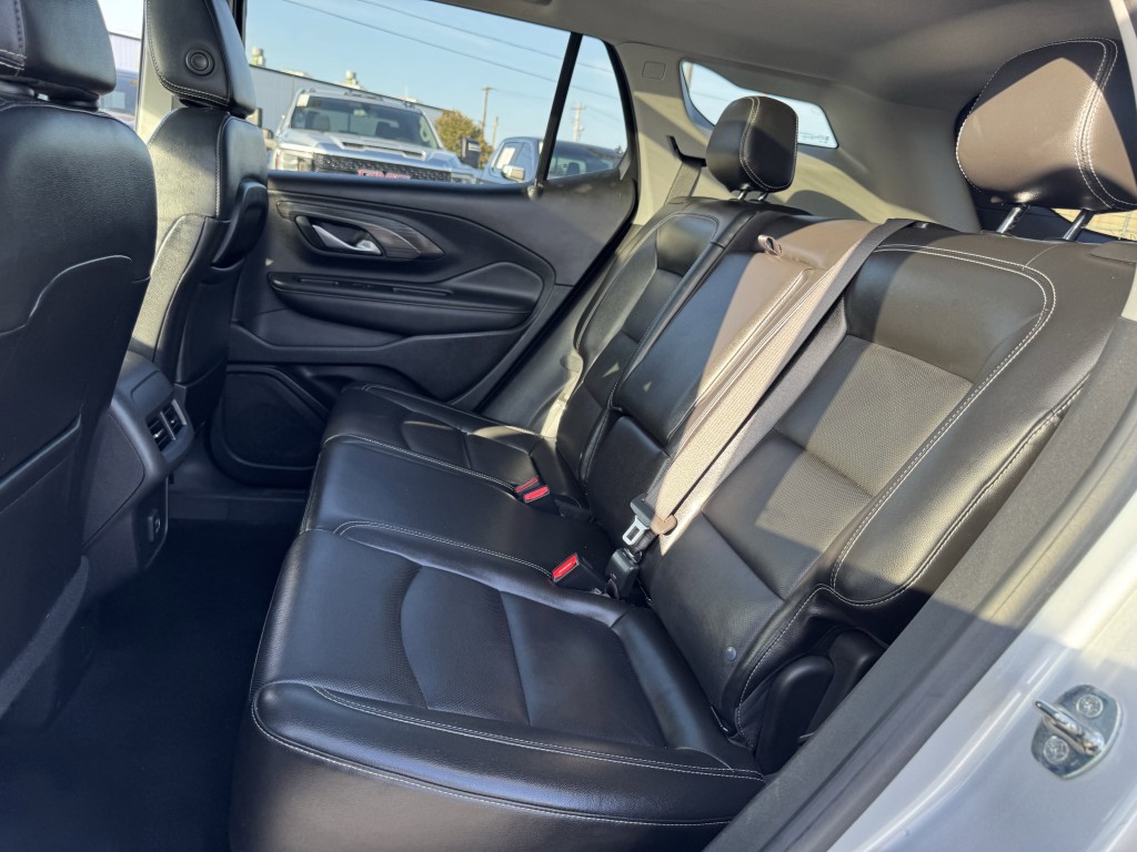 2022 GMC Terrain Image 26