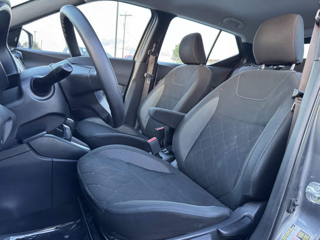 2020 Nissan Kicks Image 21