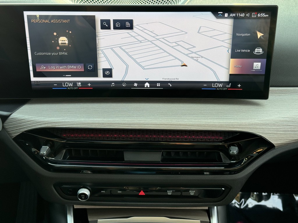 2025 BMW 3 Series Image 19