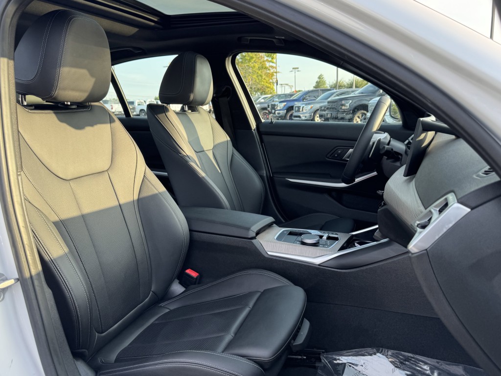 2025 BMW 3 Series Image 25
