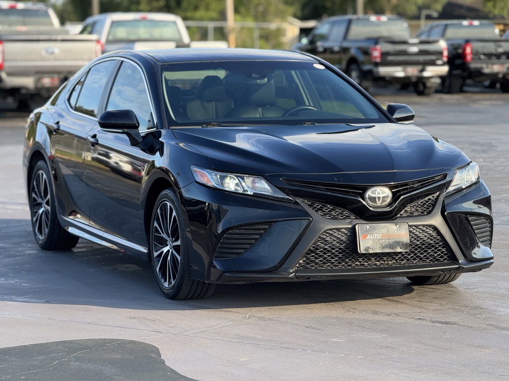 2018 Toyota Camry Image 3