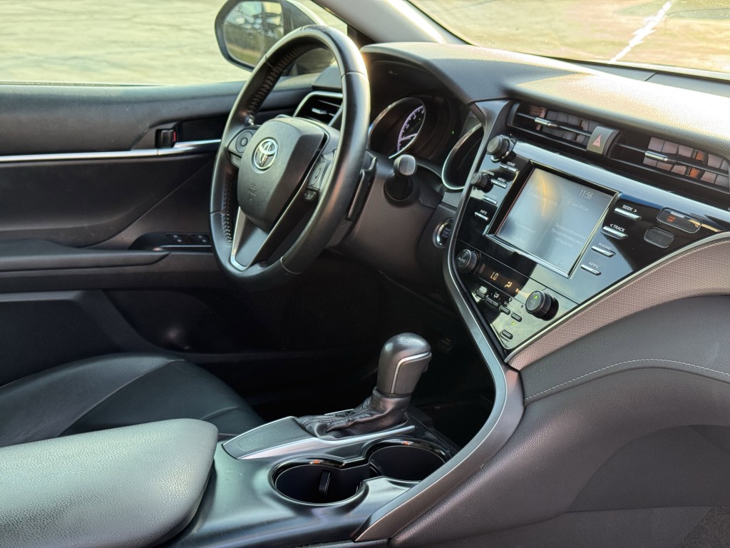 2018 Toyota Camry Image 12
