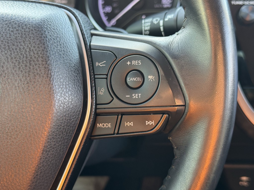 2018 Toyota Camry Image 16