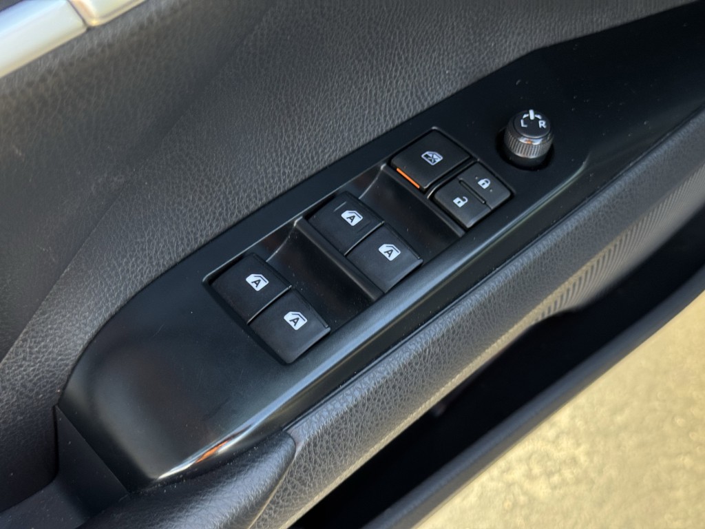 2018 Toyota Camry Image 20