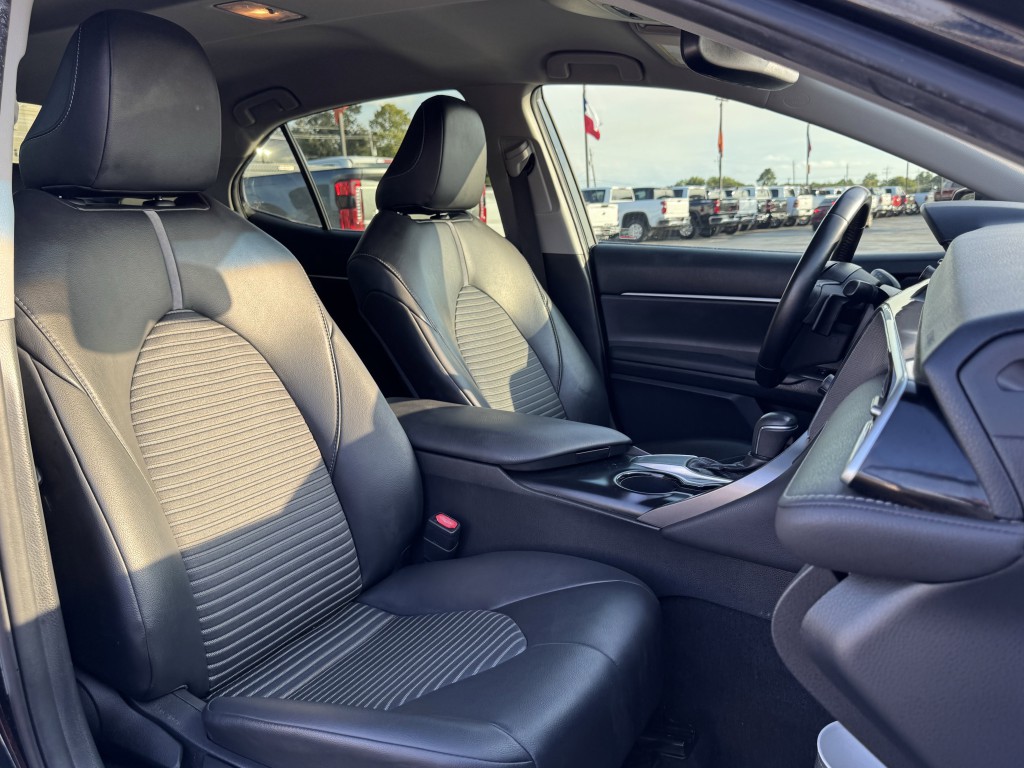 2018 Toyota Camry Image 21