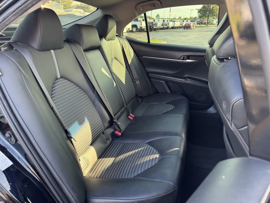 2018 Toyota Camry Image 22