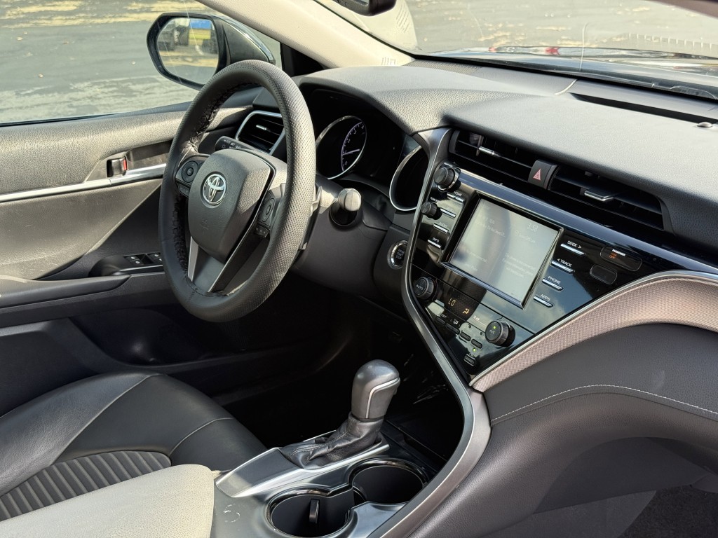 2018 Toyota Camry Image 14