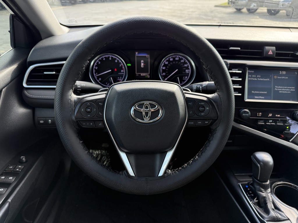 2018 Toyota Camry Image 16