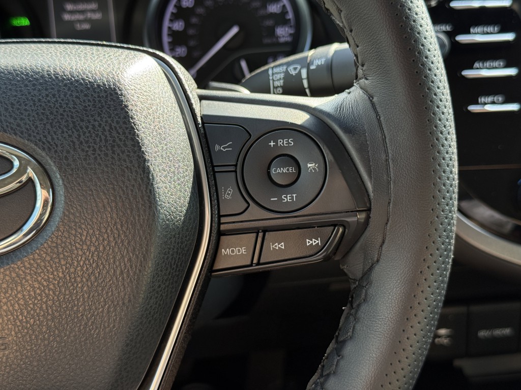 2018 Toyota Camry Image 18