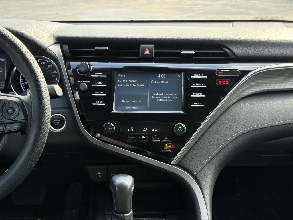 2018 Toyota Camry Image 20