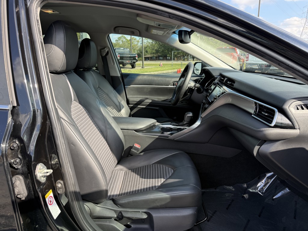 2018 Toyota Camry Image 27