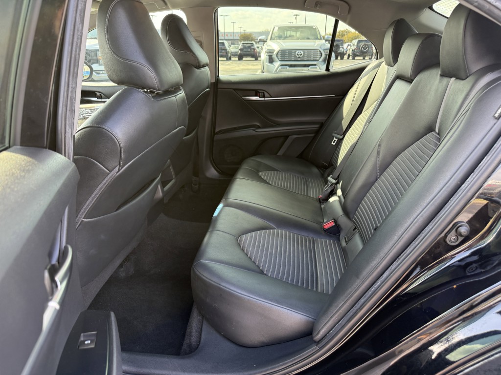 2018 Toyota Camry Image 28