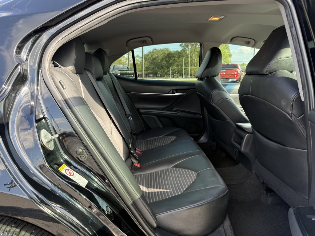 2018 Toyota Camry Image 29