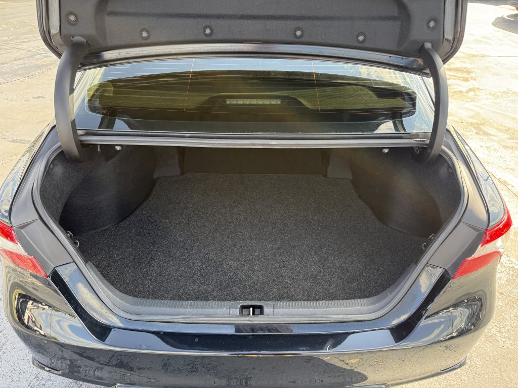 2018 Toyota Camry Image 30