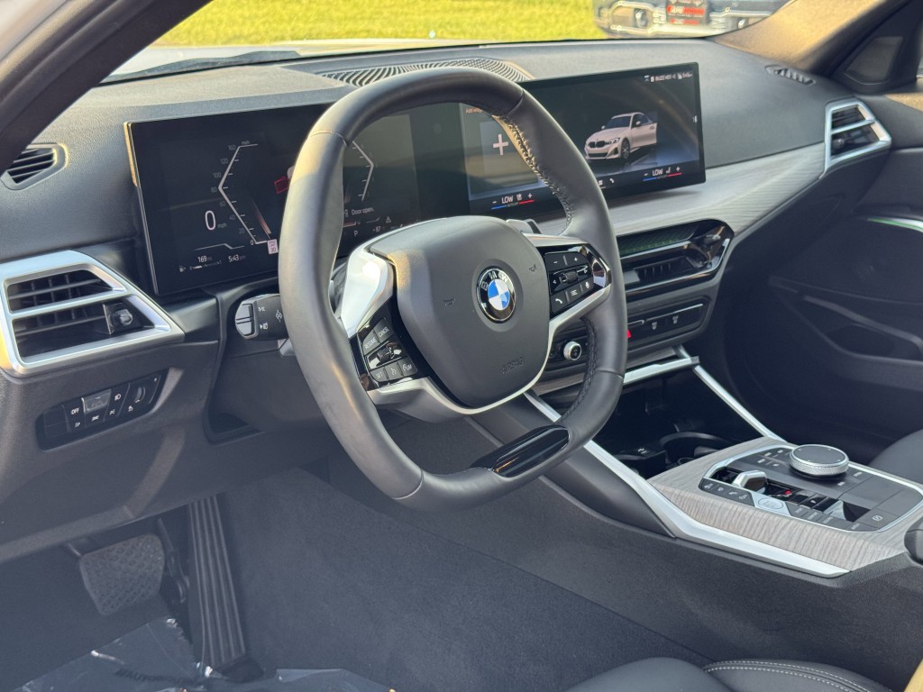 2025 BMW 3 Series Image 13