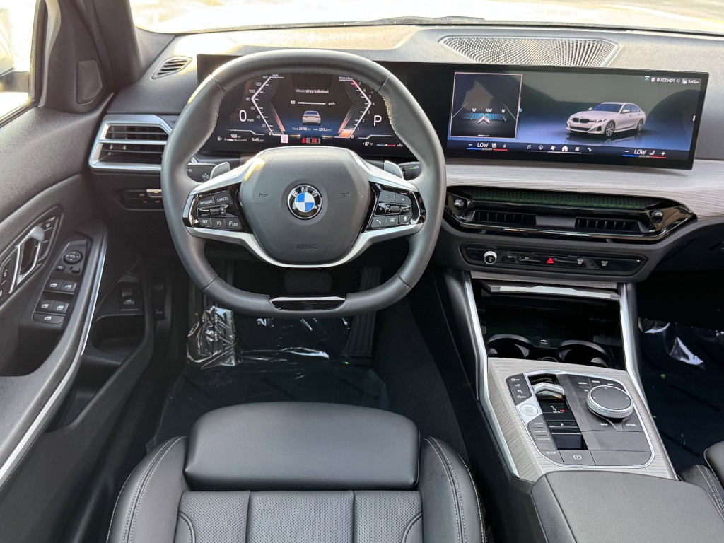 2025 BMW 3 Series Image 15
