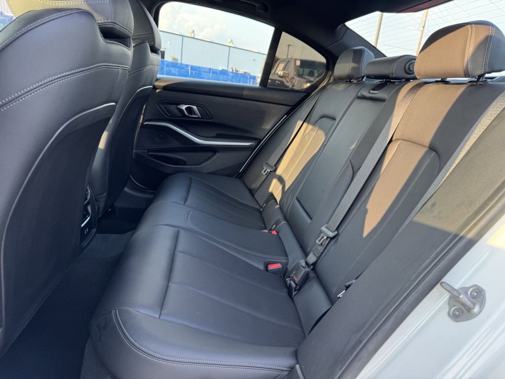 2025 BMW 3 Series Image 28