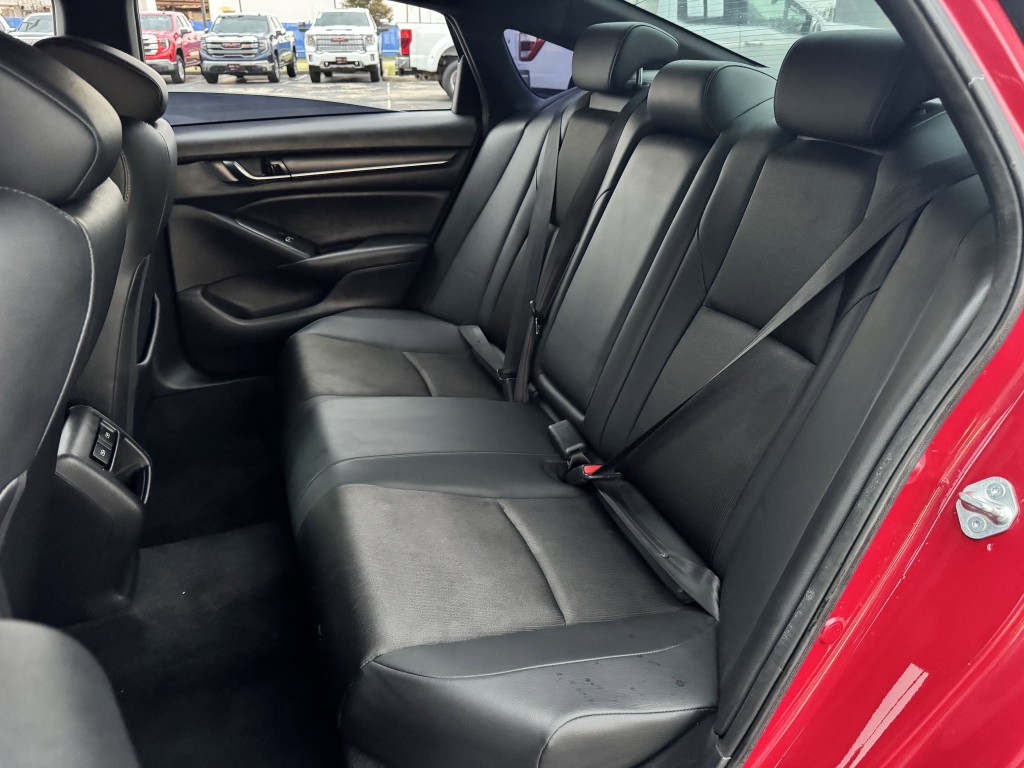 2021 Honda Accord Image 24