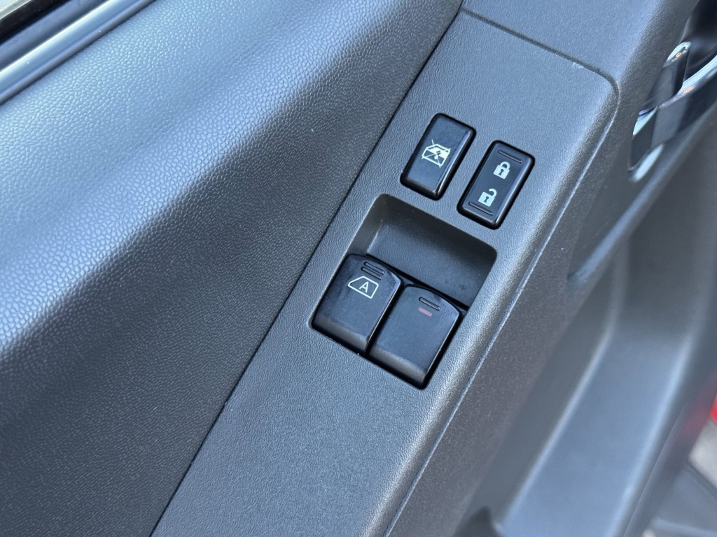 2016 Nissan Frontier Image 19