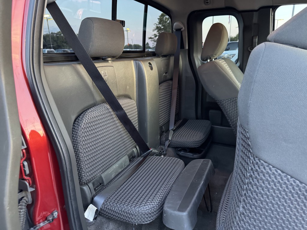2016 Nissan Frontier Image 22