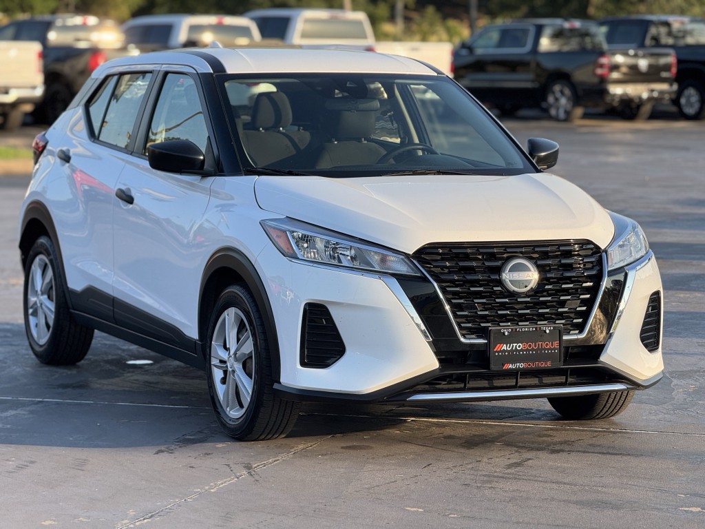 2023 Nissan Kicks Image 3