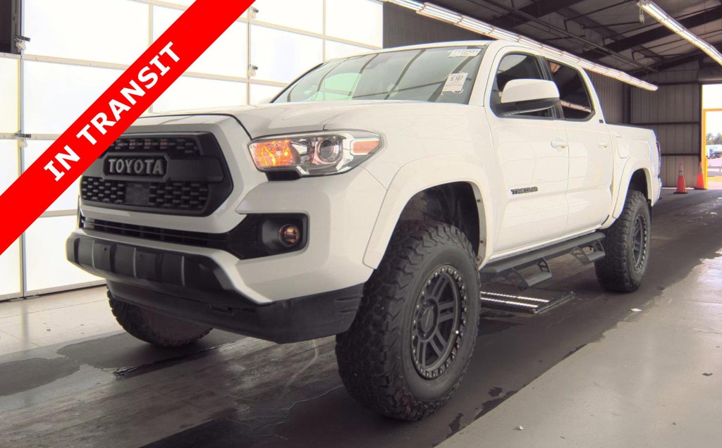 2020 Toyota Tacoma Image 1
