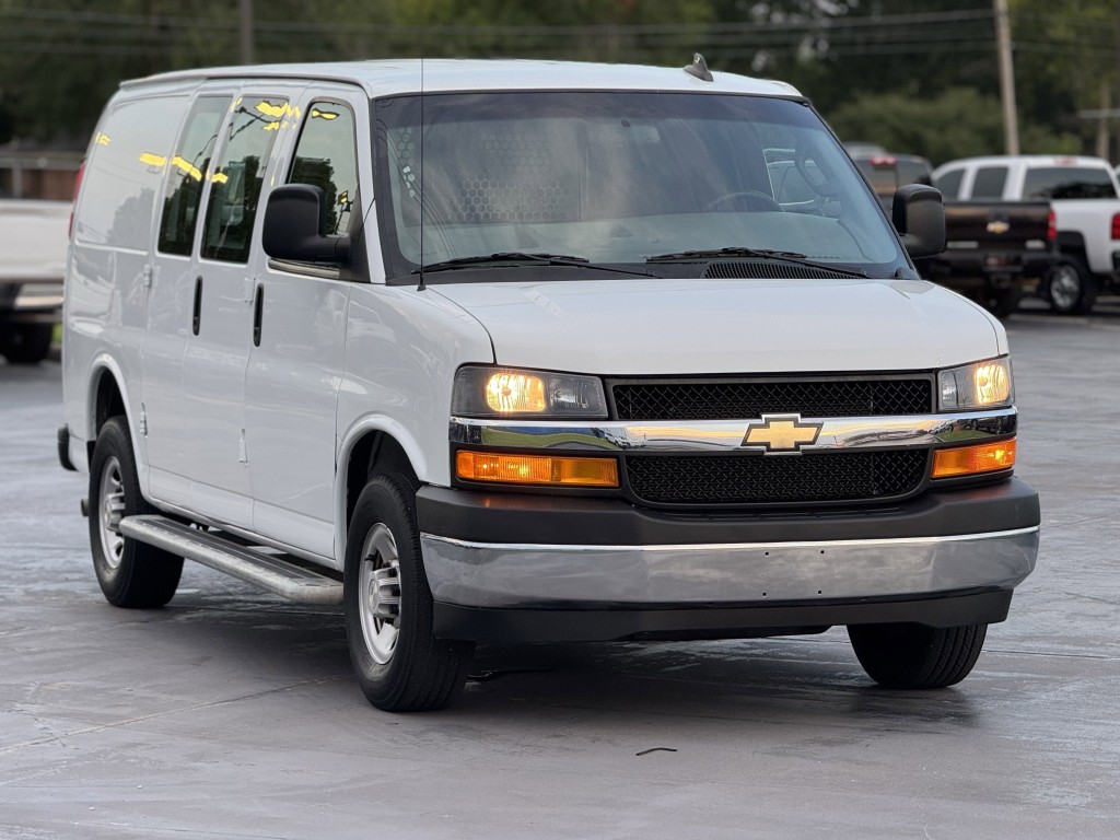 2023 Chevrolet Express Image 3