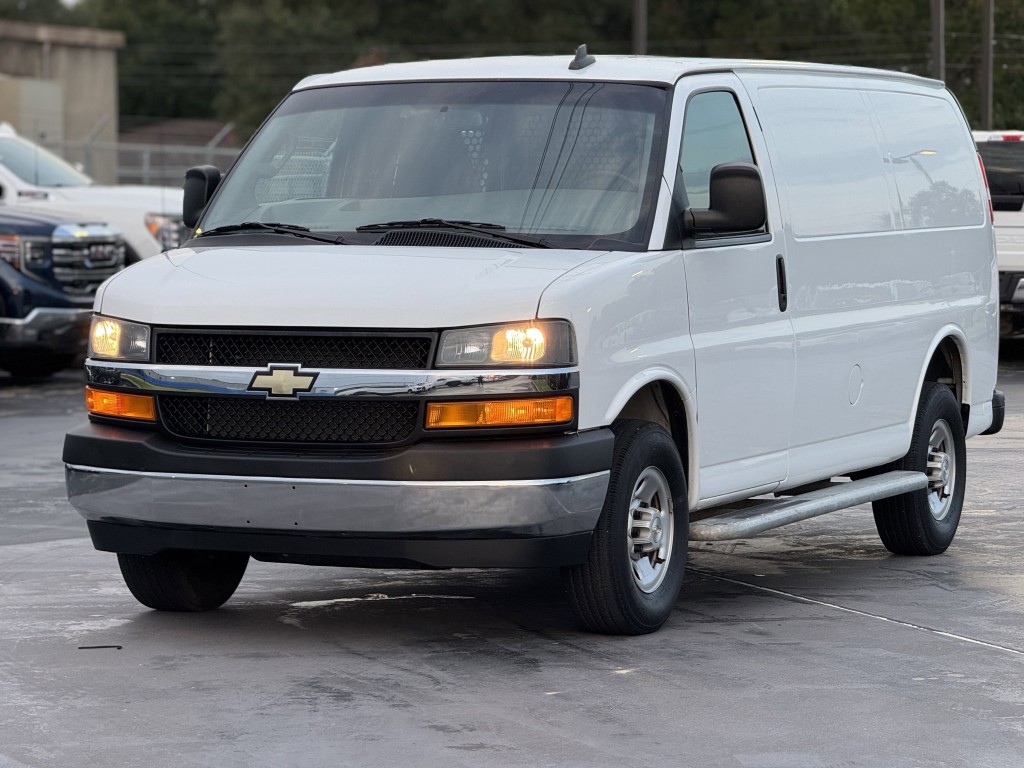 2023 Chevrolet Express Image 5