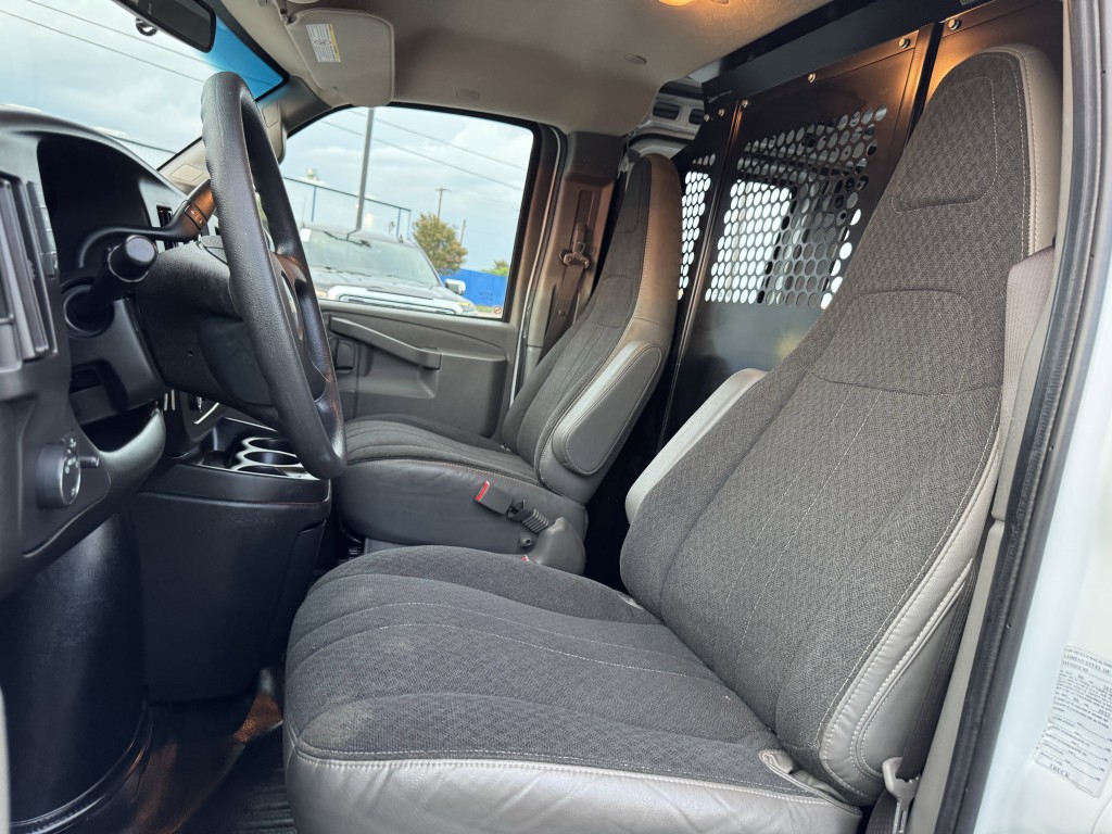 2023 Chevrolet Express Image 19