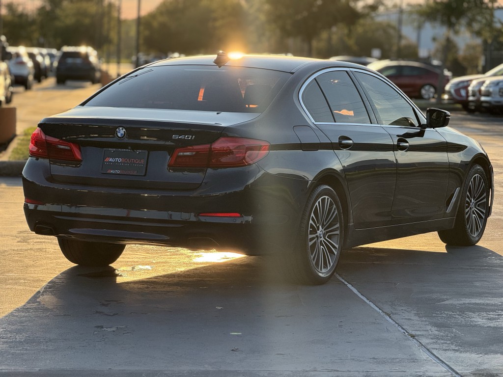 2017 BMW 5 Series Image 10
