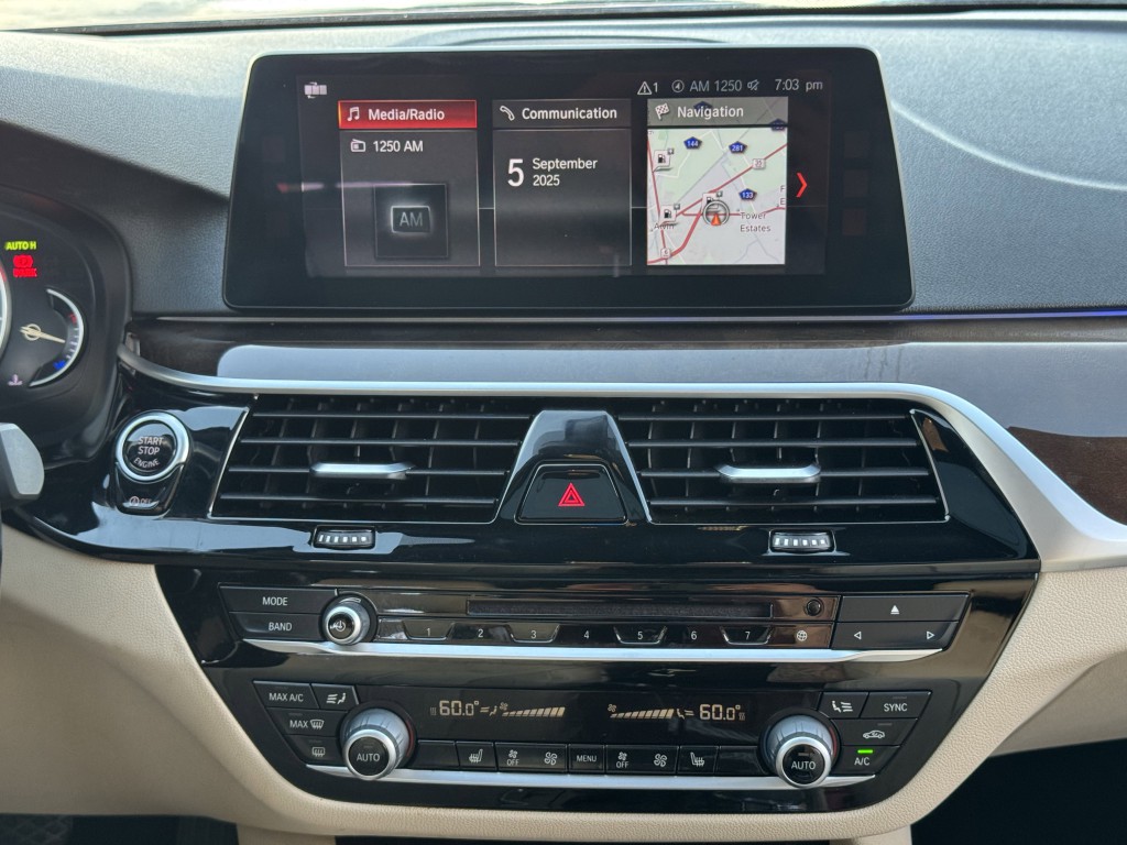 2017 BMW 5 Series Image 19