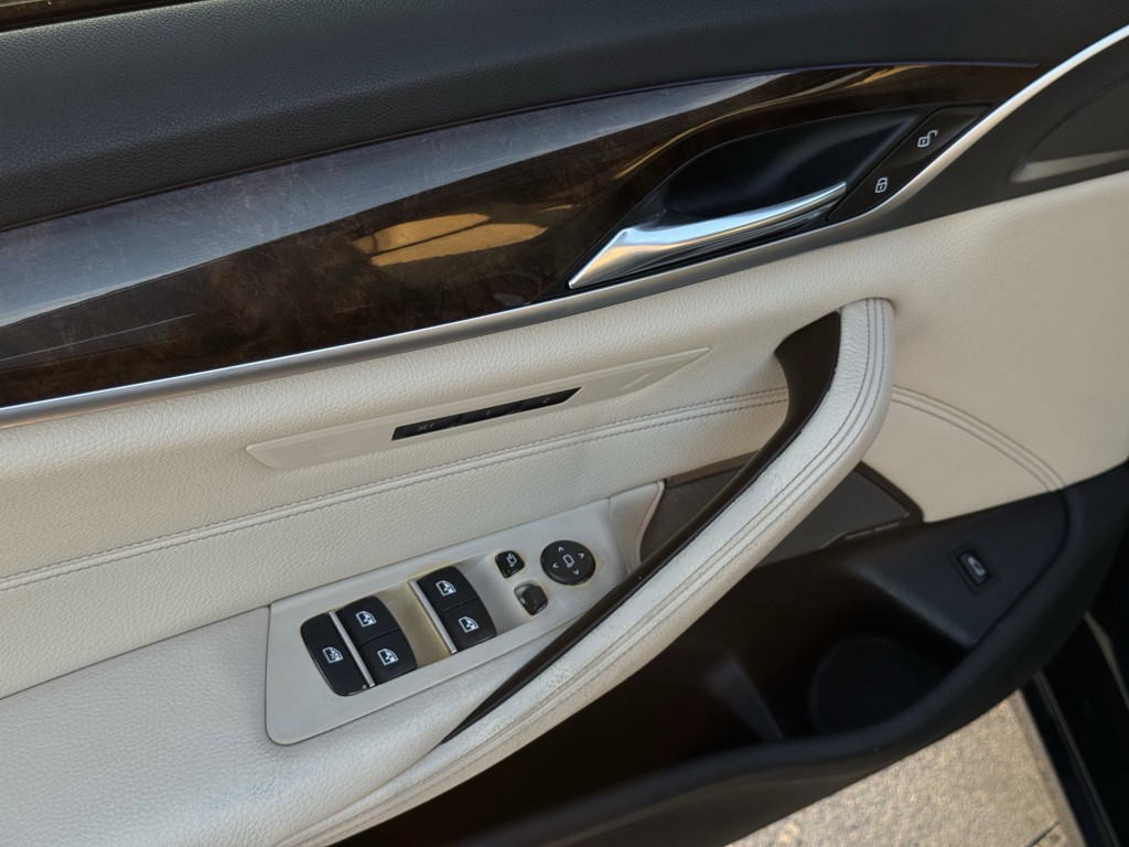 2017 BMW 5 Series Image 23