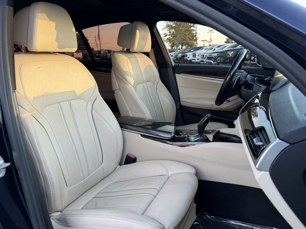 2017 BMW 5 Series Image 25