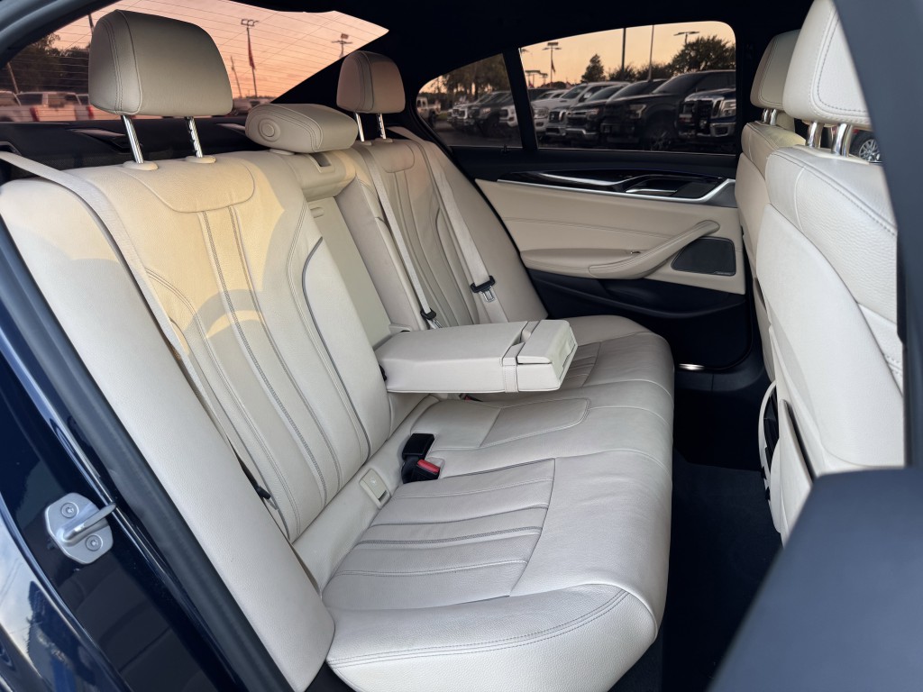 2017 BMW 5 Series Image 26