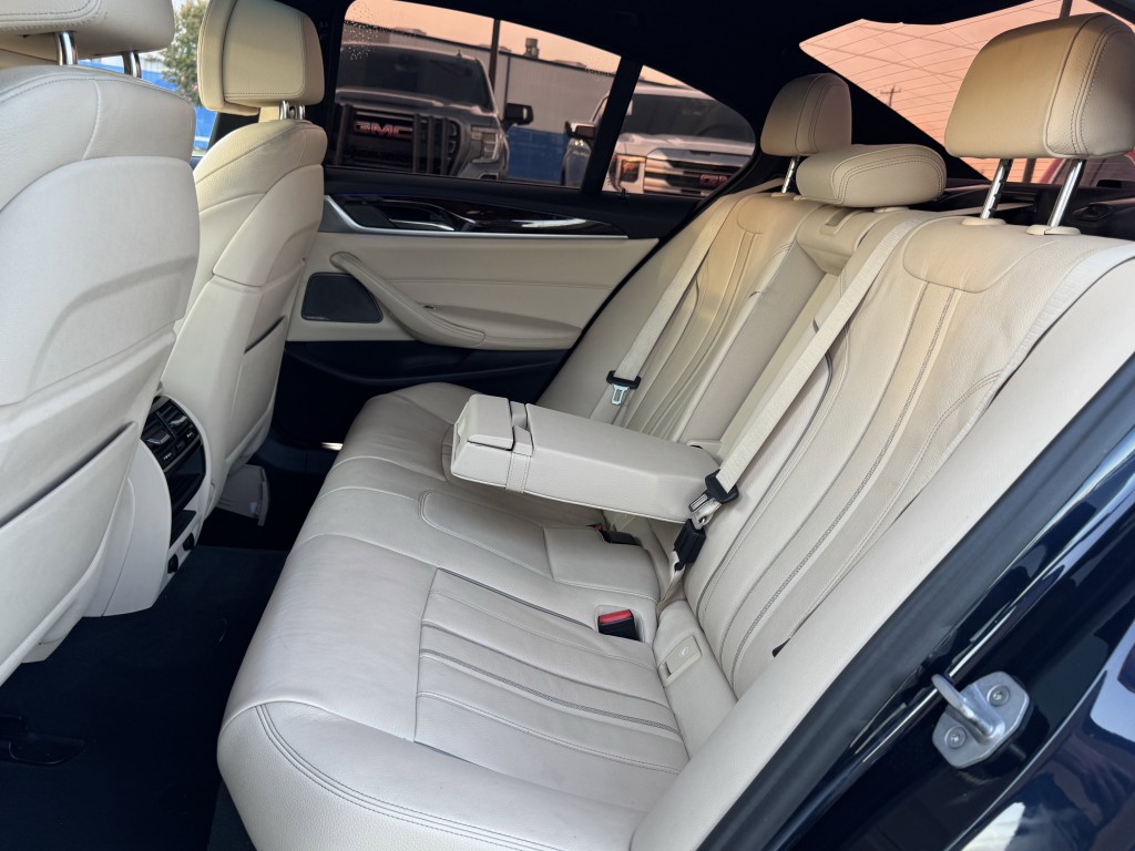 2017 BMW 5 Series Image 27