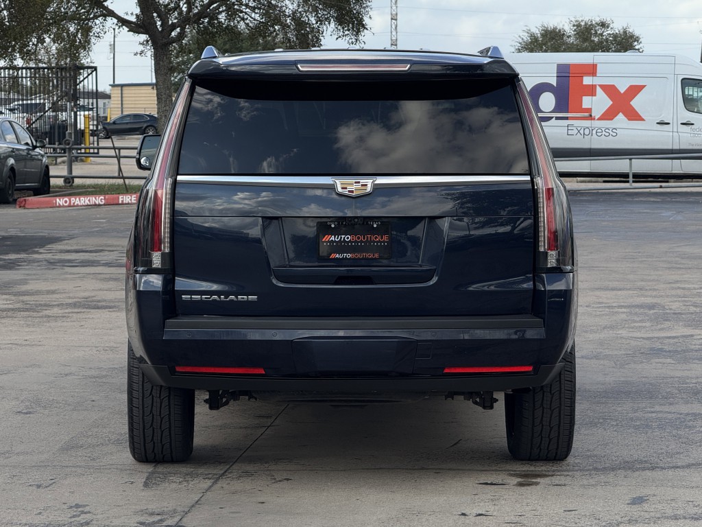 2017 Cadillac Escalade Image 7