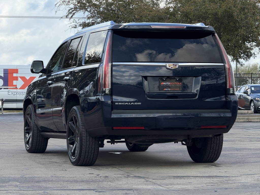 2017 Cadillac Escalade Image 8
