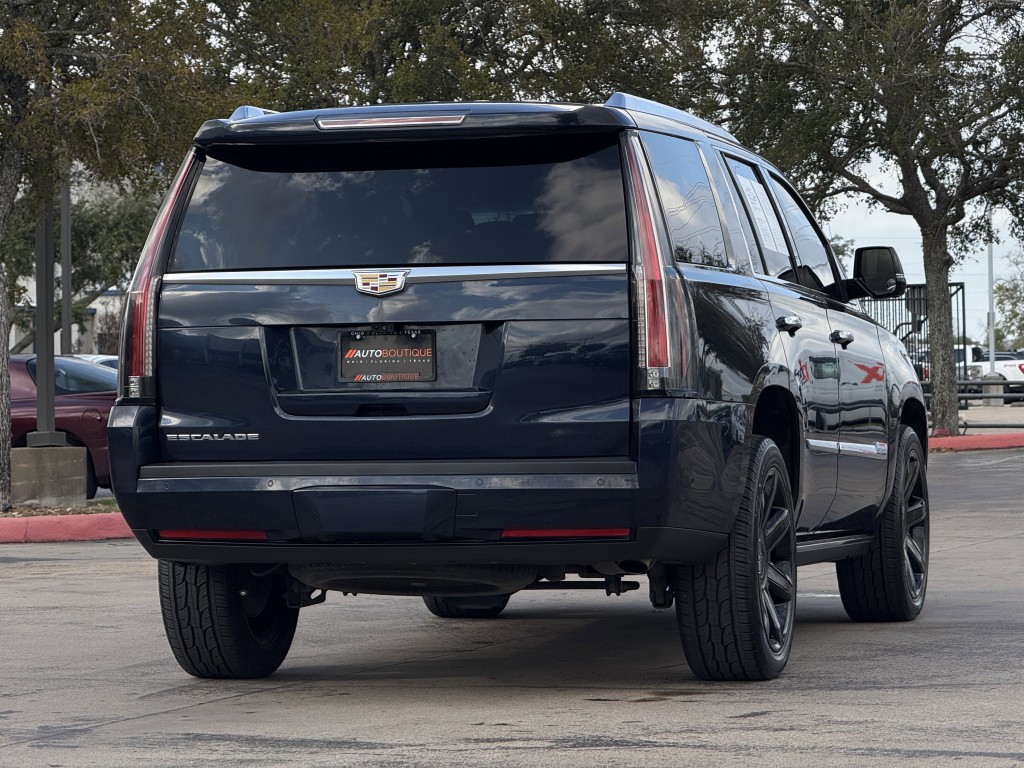2017 Cadillac Escalade Image 9